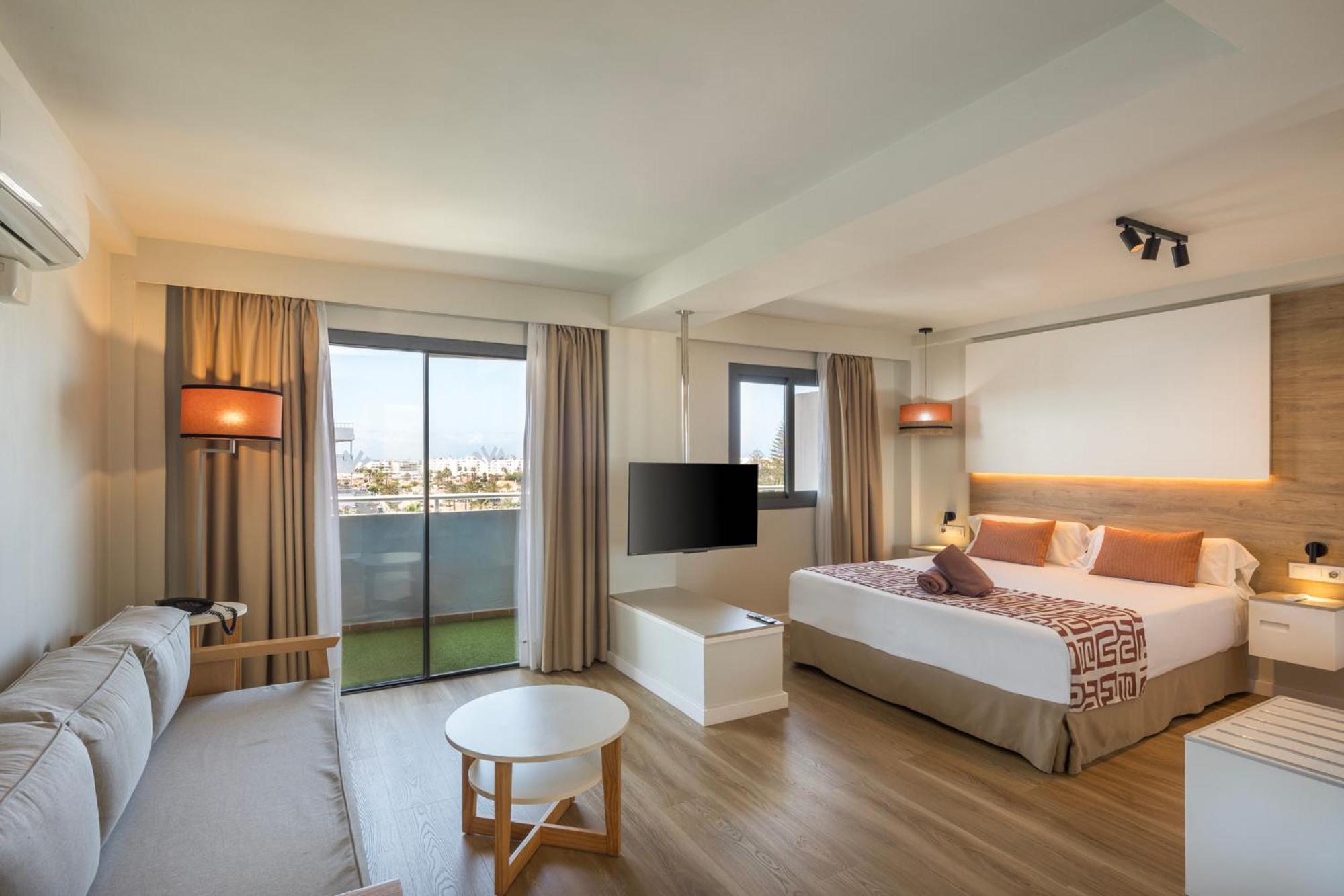 Junior Suite,1615385370:JPEG